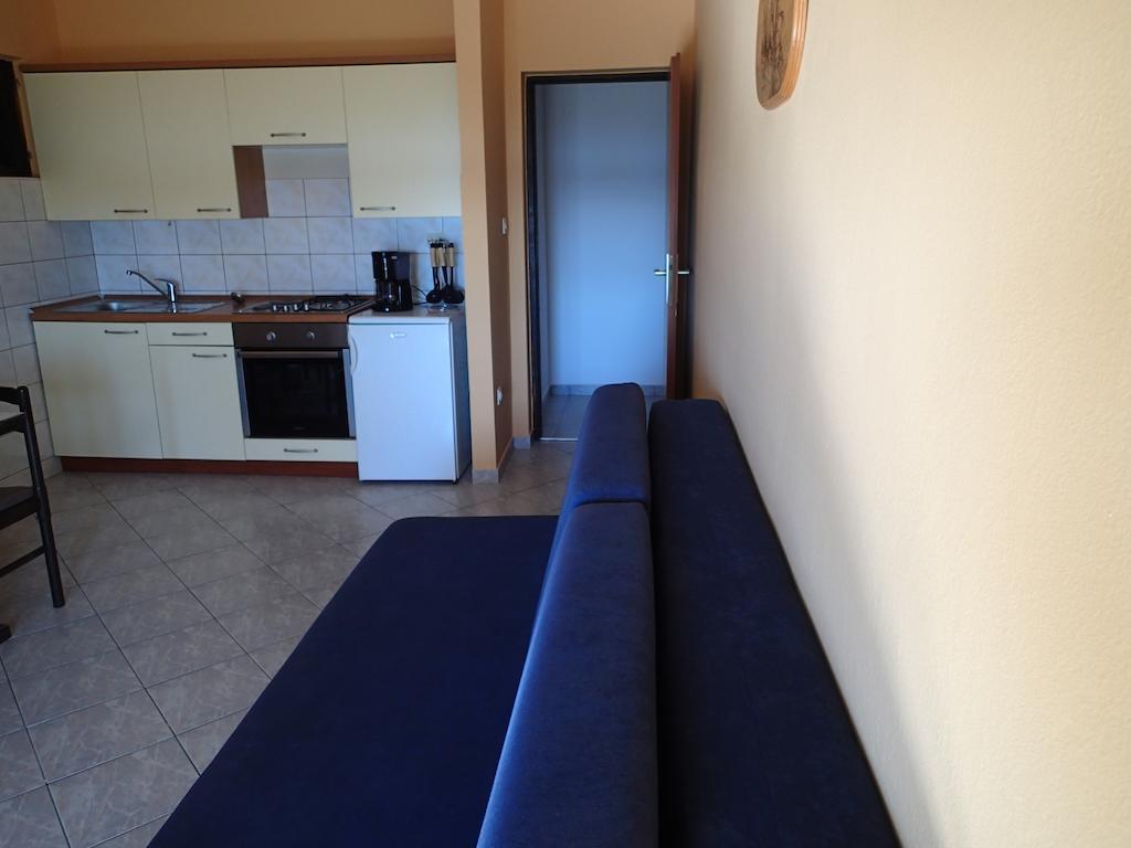 Apartments Felicce Banjol Стая снимка